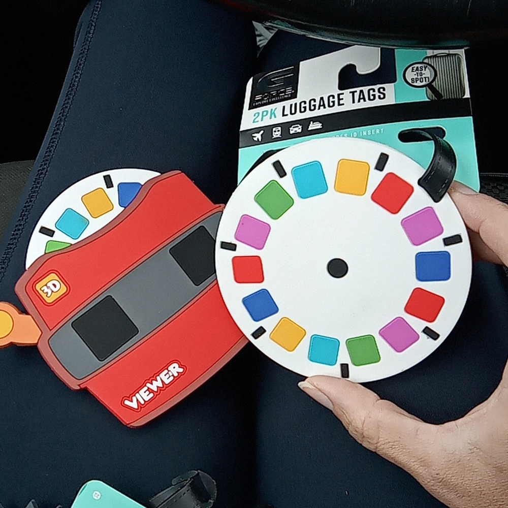 Luggage tag viewer